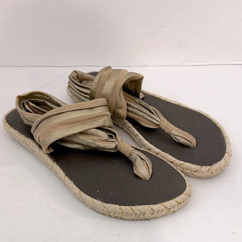 Nalho Women's GANIKA SANDAL METALLIC W SAND-GOLD Flip-Flop size 40 or 10US